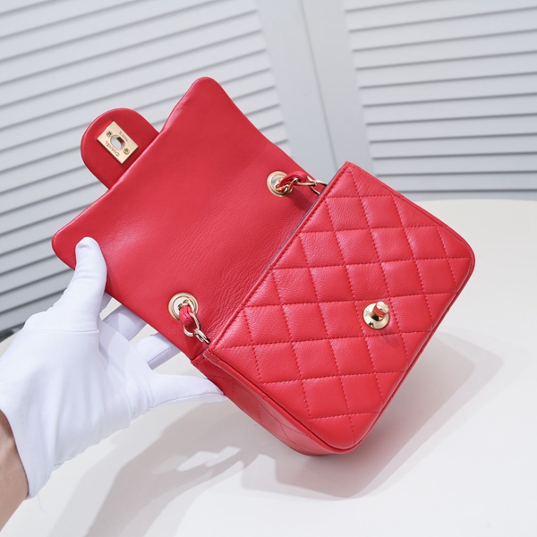 シャネルバッグ角部分ディテール